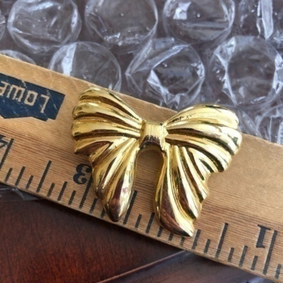 Vintage Signed AAI Bow Brooch - Picture 1 of 3